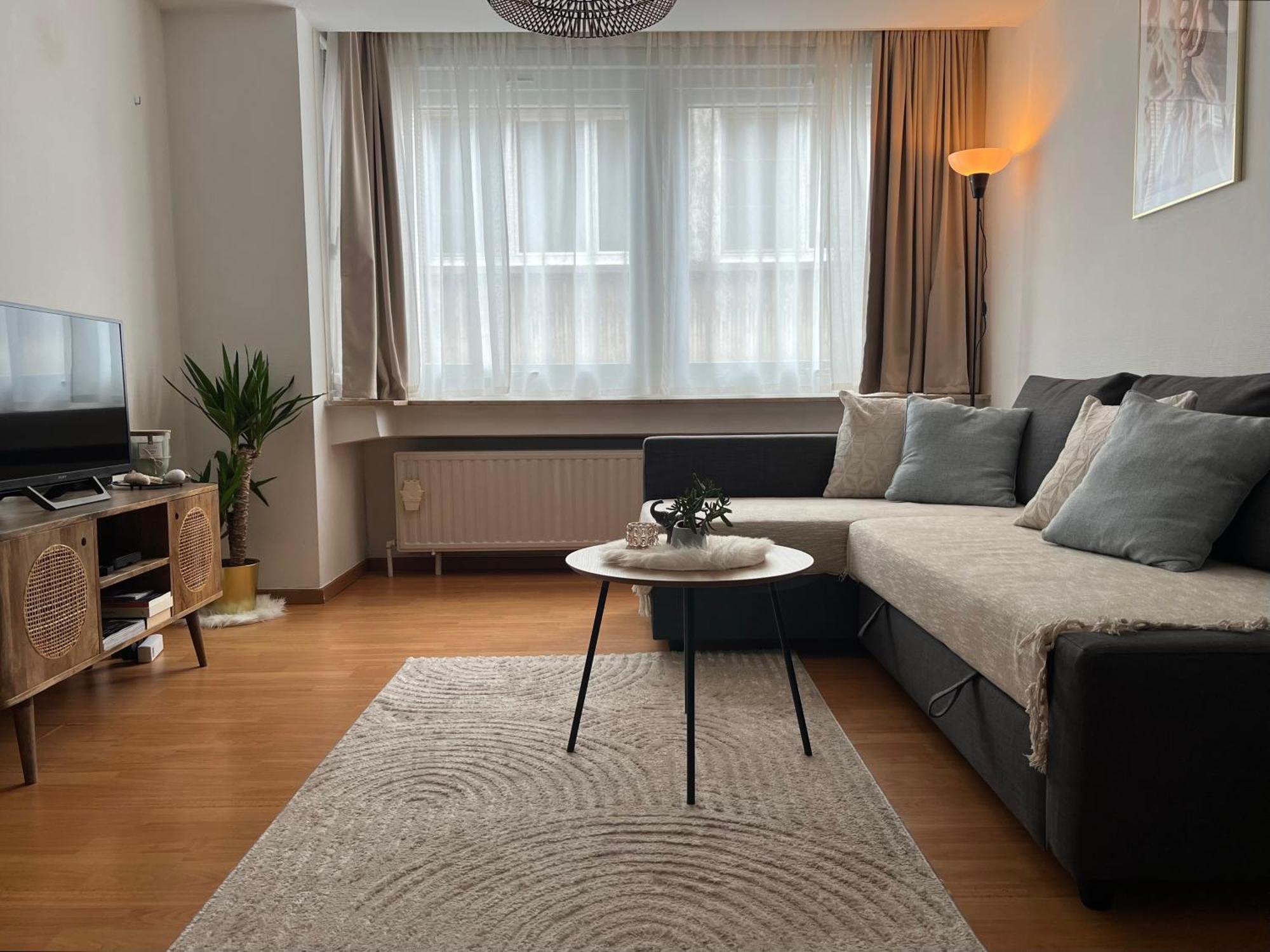 Seascape Apartment *
